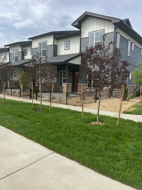 Primary Photo - 4190 S Park Dr