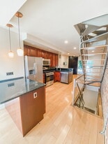 Building Photo - 1413 Anchor St