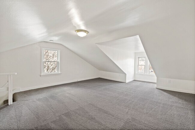 Building Photo - 129 S 18th St