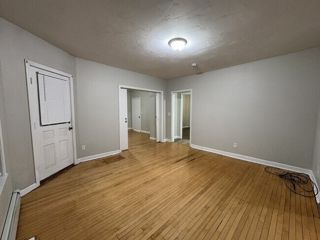 Building Photo - 171 Pleasant St