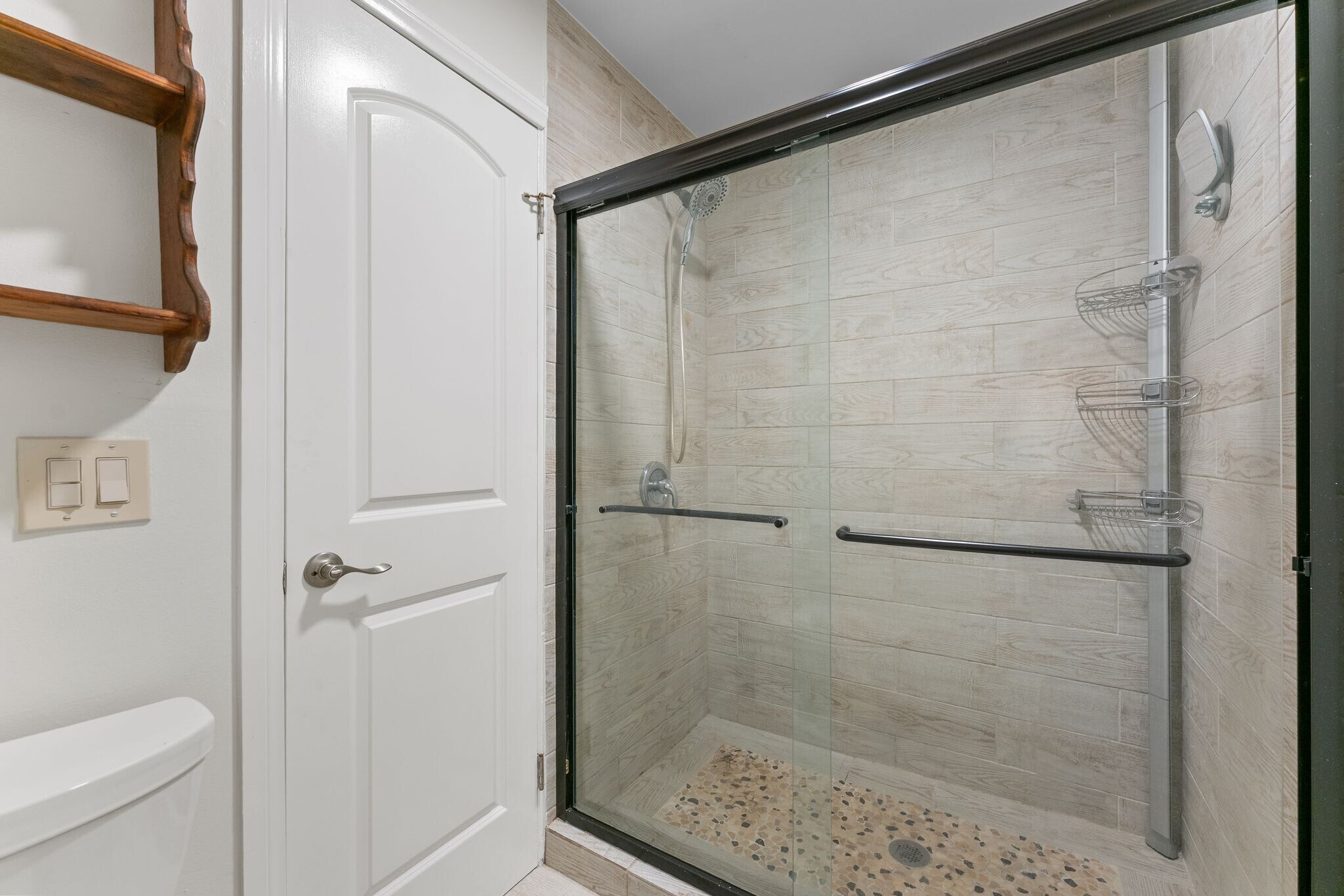 Building Photo - 8650 Gulana Ave