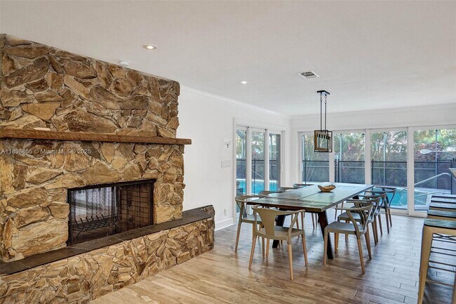 Building Photo - 2120 SW 28th Way