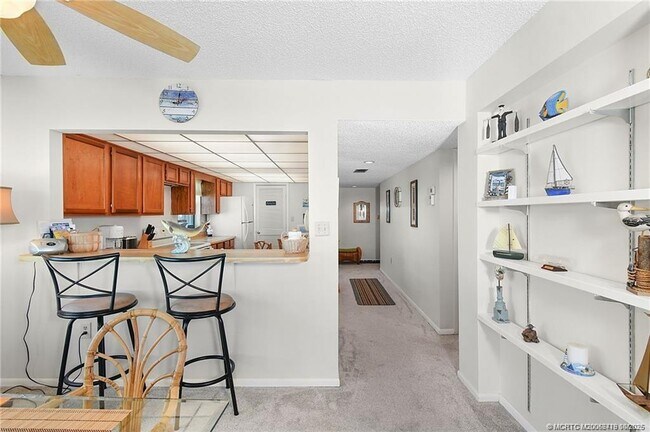 Building Photo - 10200 S Ocean Dr