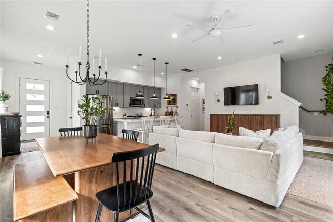 Building Photo - 5202 Pinemont Creek Ln