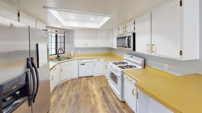 Building Photo - DEPOSIT PENDING Beautiful 2-bedroom, 1.5-bath home in San Luis Obispo!