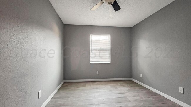 Building Photo - 318 Sun Dial Ct