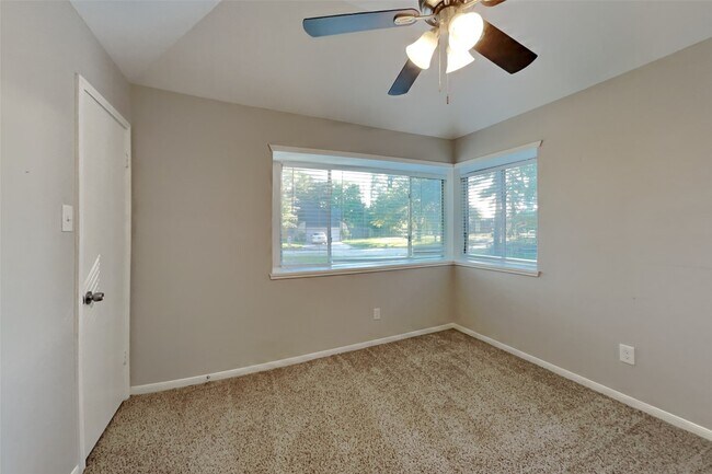 Building Photo - 22303 Mosswillow Ln