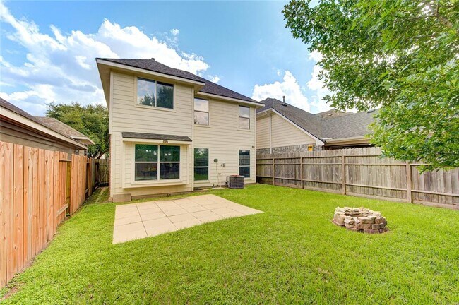 Building Photo - 19334 Strathmore Pl Ln