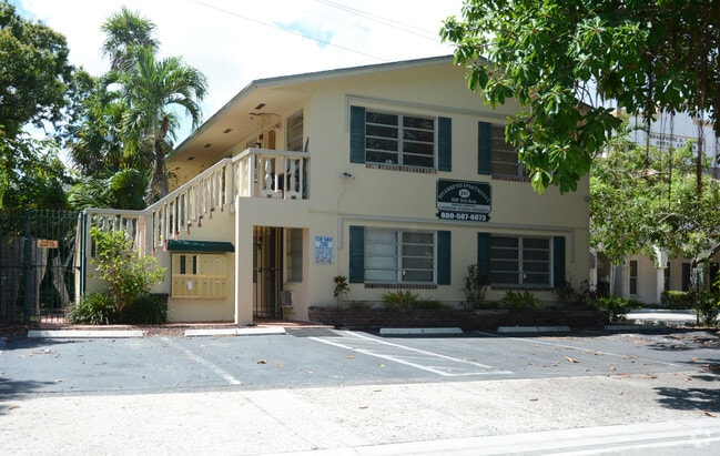 Primary Photo - River Bend Apartments