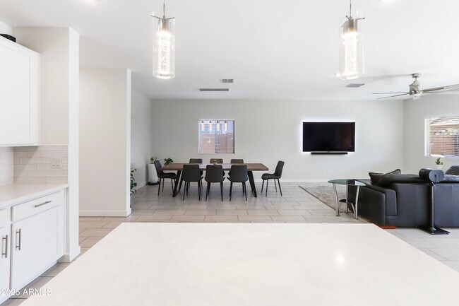 Building Photo - 35463 W Santa Barbara Ave