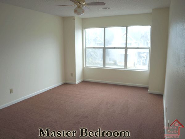 Building Photo - 430 Oriole Dr