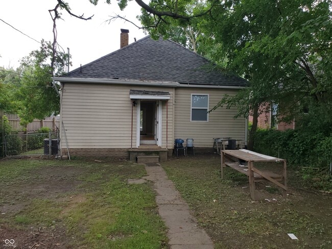 Building Photo - 1638 5th Ave