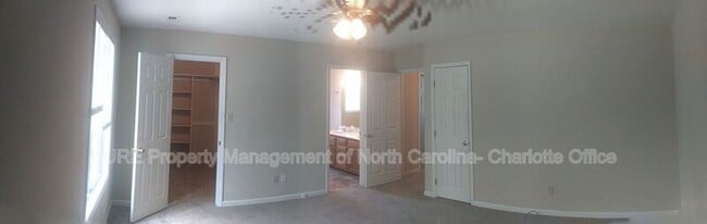 Building Photo - 3717 Signet Dr