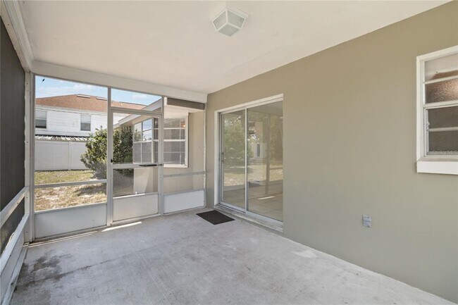 Building Photo - 2209 Banbury Ave