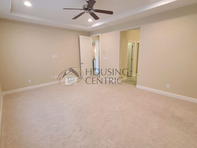 Building Photo - Stunning Single Story Rental in Guard Gate...