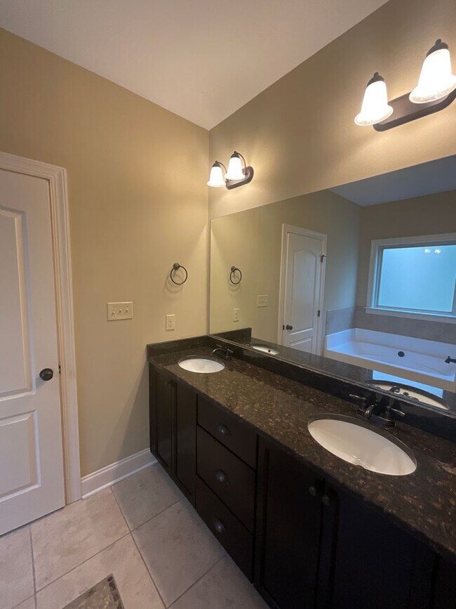 Building Photo - 5506 Dualwood Dr