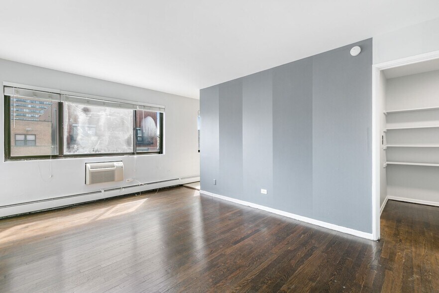 Building Photo - 6021 N Winthrop Ave