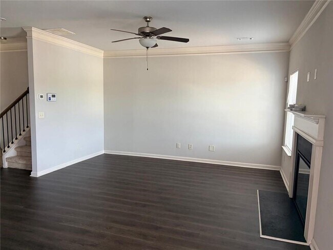 Building Photo - 290 Turtle Creek Dr
