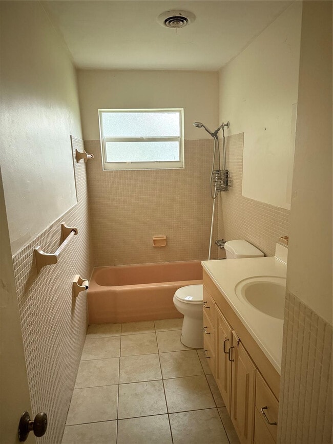 Building Photo - 1477 NW 12th Ave