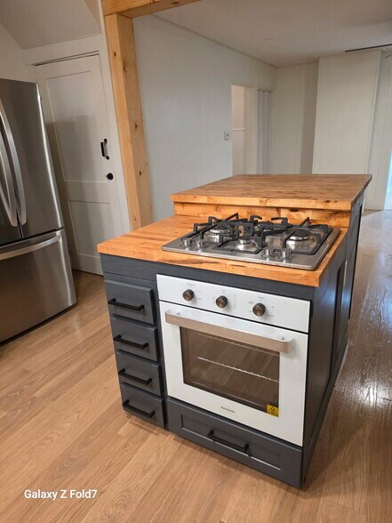 Building Photo - 5209 Warren Ave