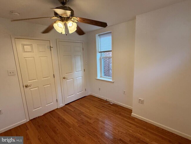 Building Photo - 4304 Lancaster Ave