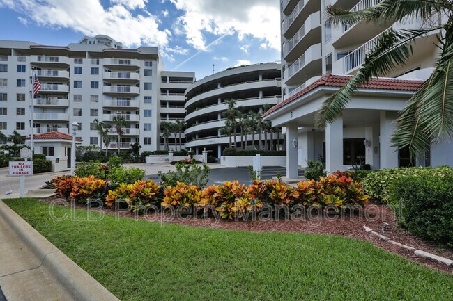 Building Photo - 3 Oceans West Blvd
