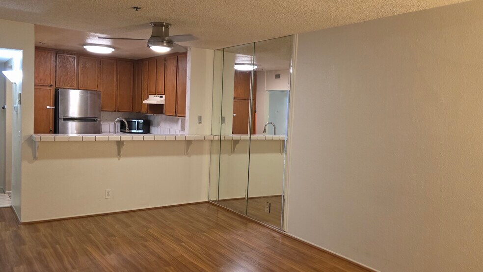 Building Photo - 5990 Dandridge Ln