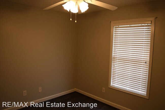 Building Photo - 1000-1008 Pinecrest Dr