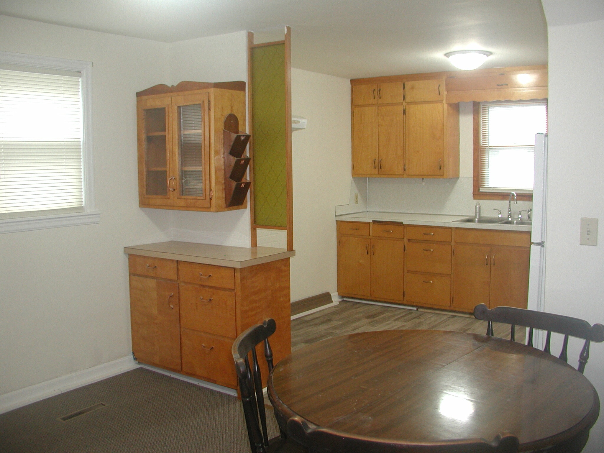 Building Photo - 241 E Ronning Ave