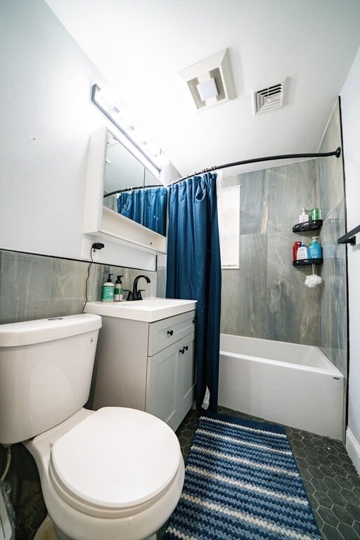 Building Photo - 137 Centre St