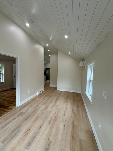 Building Photo - 164 Princeton Ave