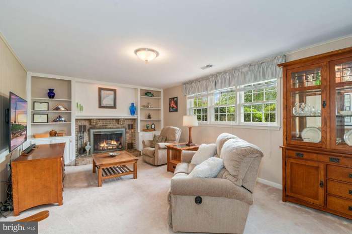 Building Photo - 3229 Manitoba Dr