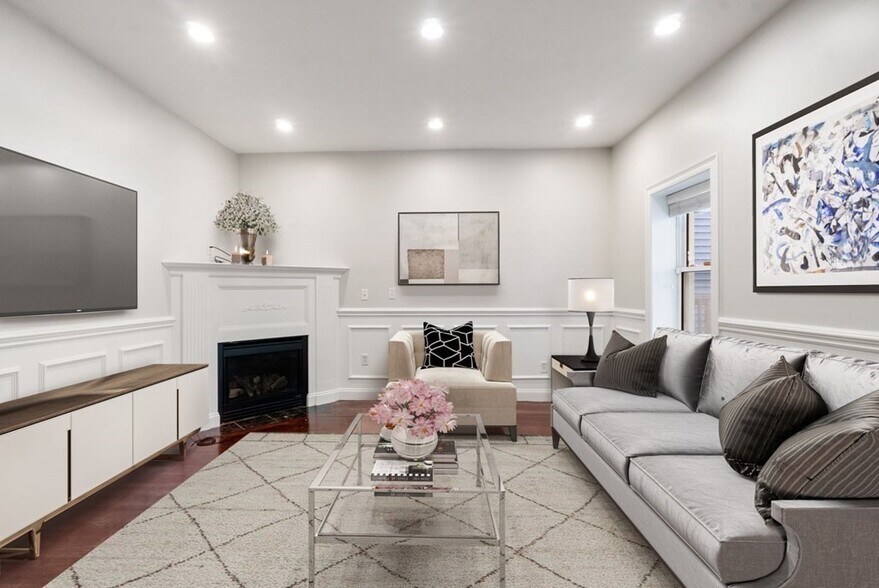 Primary Photo - 110 N St