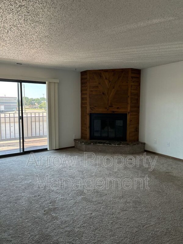 Building Photo - 203 E Arbor Ave