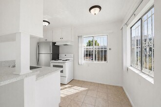 Building Photo - 1224 Normandie Ave