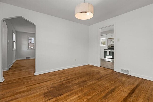 Building Photo - 255 Gilkeson Rd