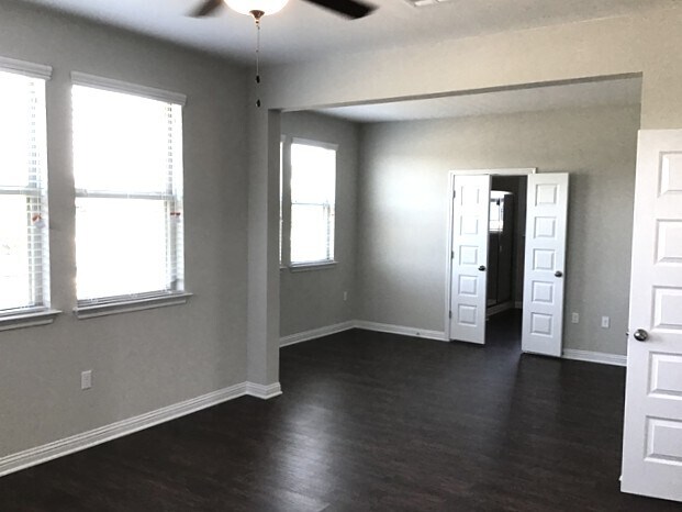 Building Photo - 5813 Gerard Dr