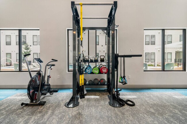 Building Photo - 701 Richmond Ave.