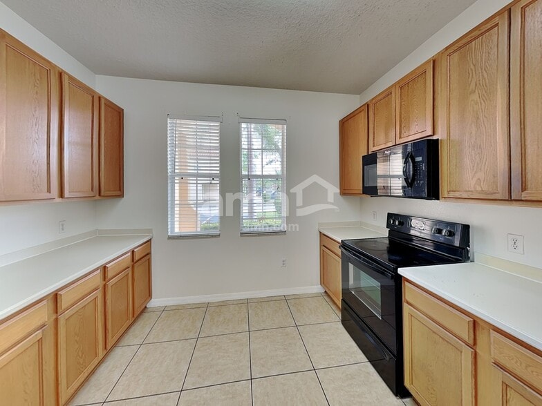 Building Photo - 5500 Paradise Cay Cir