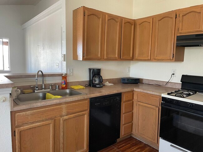 Building Photo - 3057 Manny Aguilera Dr