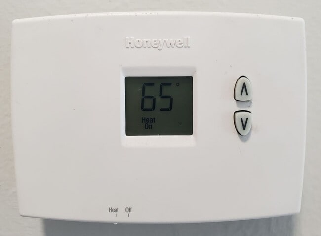 Building Photo - 4237 N Lincoln Ave