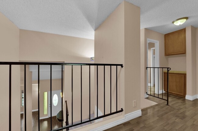 Building Photo - Beautiful 4 bed/ 3 bath POOL Home For Rent