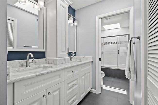 Building Photo - 220 Skiff Point