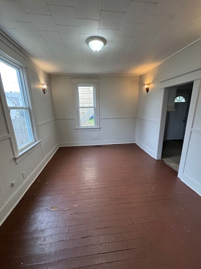 Building Photo - 3205 S Harrison St