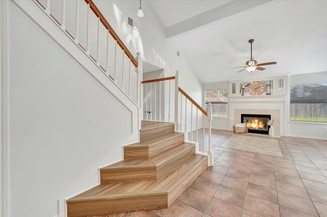 Building Photo - 15131 Cranbourne Dr