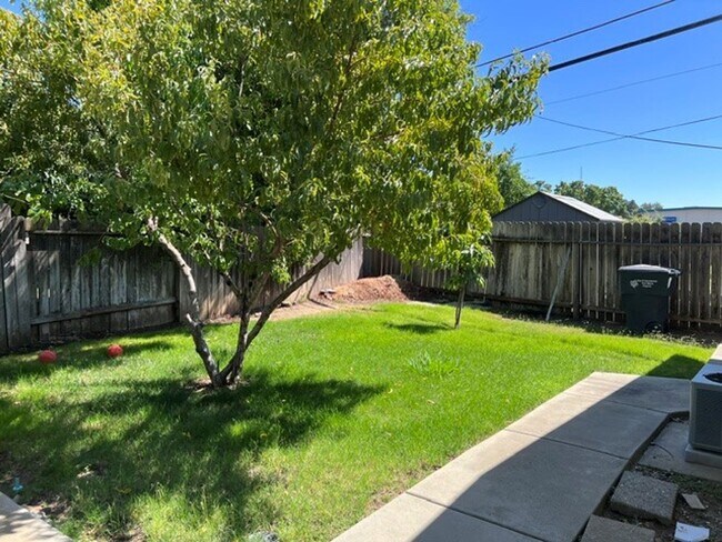 Building Photo - 6801 Las Palamitas Wy