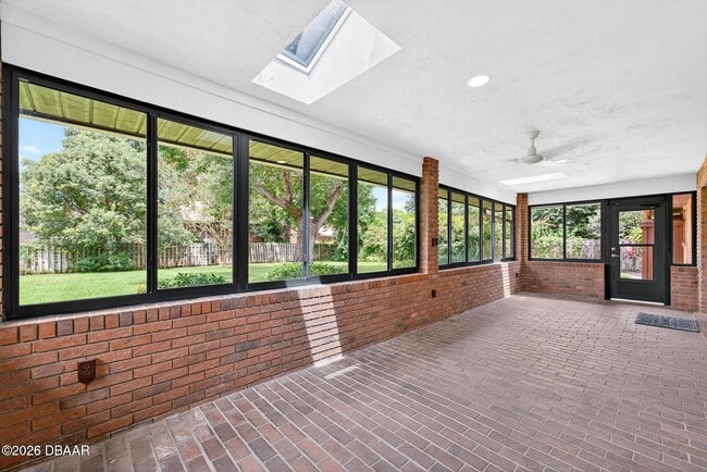 Building Photo - 16 Forest View Way