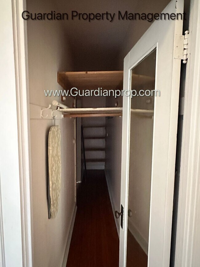 Building Photo - Studio Lakes Uptown Apartment, Top Floor C...
