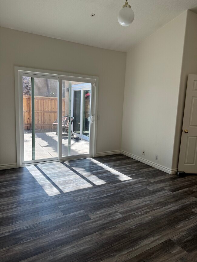 Building Photo - 13885 Portofino St