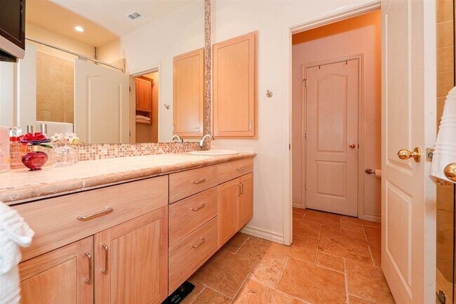 Building Photo - 510 Shiloh Dr